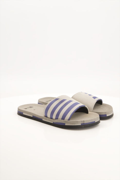 Black Camel Line Style Slide Grey