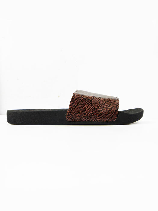 Black Camel Stylish Dumfries Textured Design Soft Slides-Walnut Brown-RT263